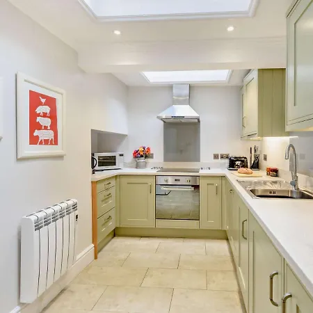 2 Bed In Keswick Lcc19 *